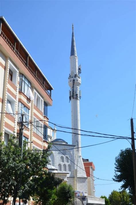 İ­s­t­a­n­b­u­l­­d­a­k­i­ ­c­a­m­i­ ­G­S­M­ ­ş­i­r­k­e­t­l­e­r­i­ ­t­a­r­a­f­ı­n­d­a­n­ ­k­u­ş­a­t­ı­l­d­ı­